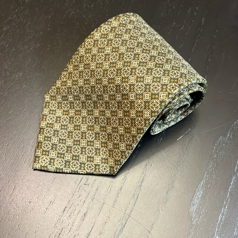 Barney’s New York 100% Silk Tie - Picture 4 of 4